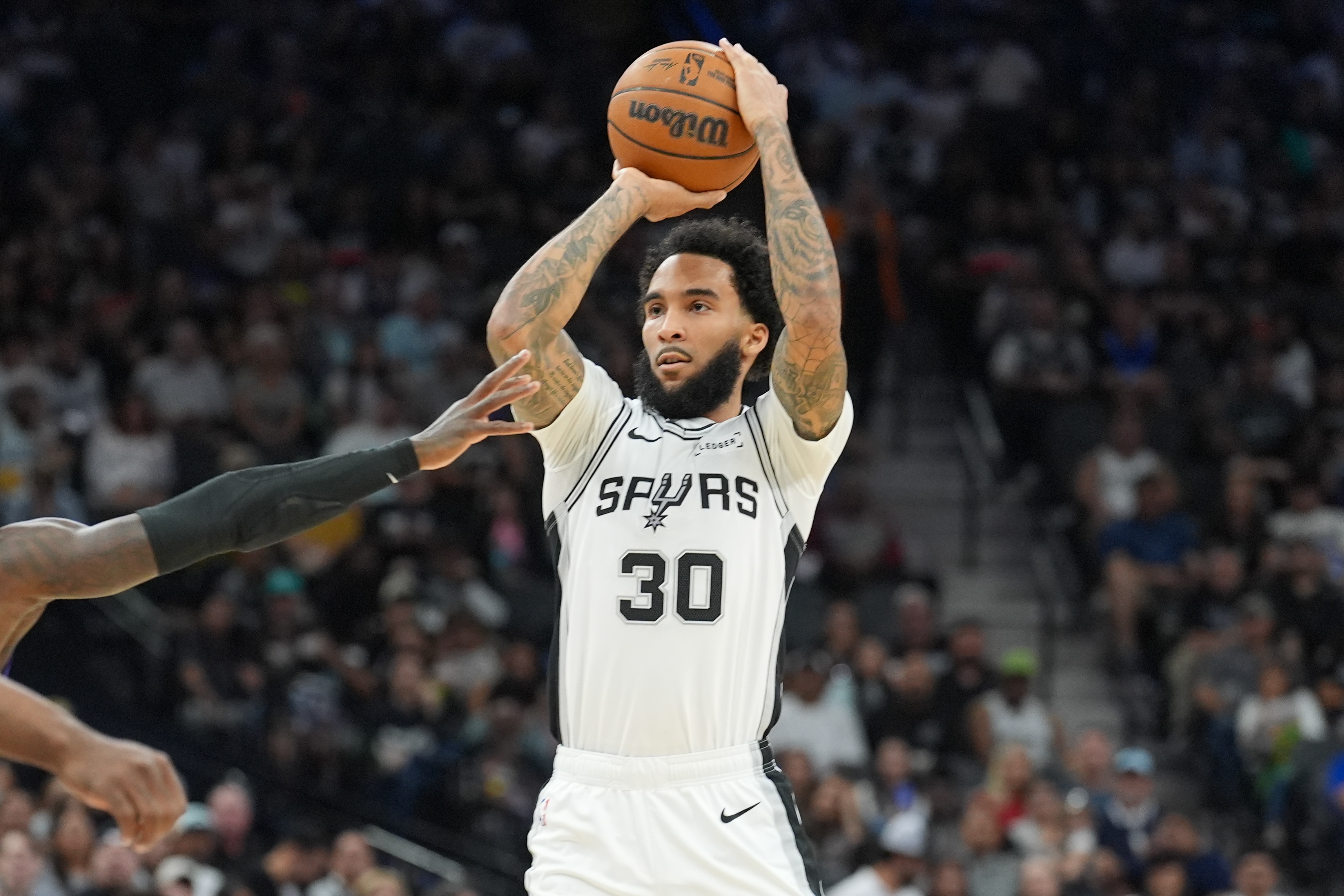 开云注册入口-活力十足！文班跳投没有 尚帕尼底线起飞双手补扣