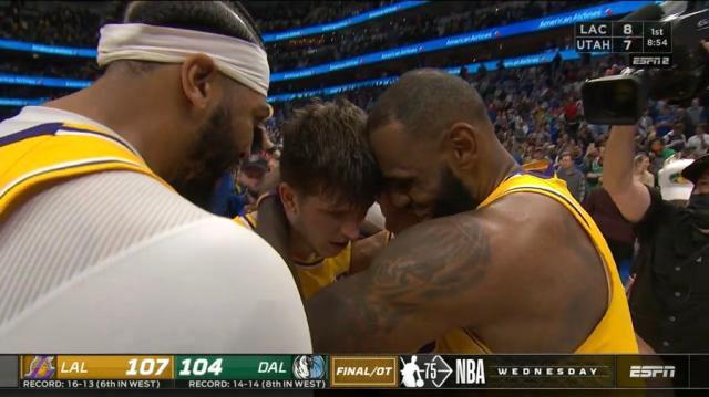 开云-绝命三分击碎达拉斯！里弗斯再现落选秀励志传奇