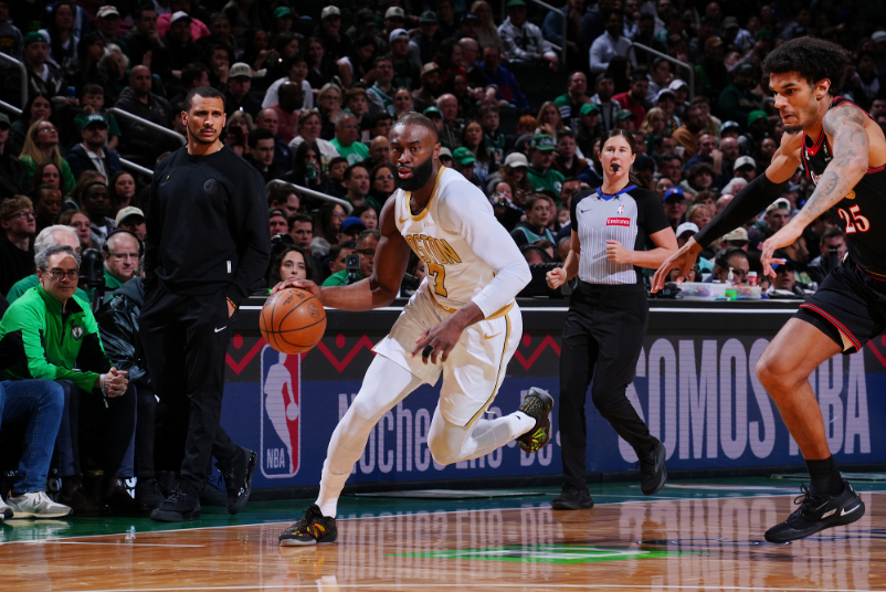 开云体育下载-40胜东部第二队！马克西33分绿军大胜76人 布朗13000分里程碑